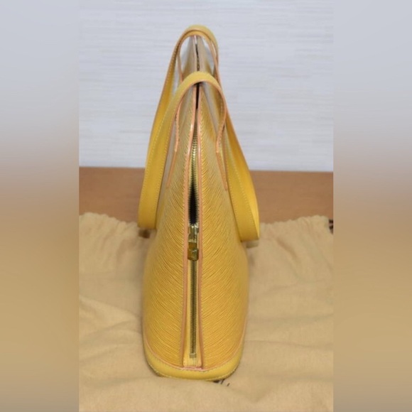Louis Vuitton Yellow Large Epi Women's Hand Zip Around Tote Bag In EUC - Picture 7 of 10